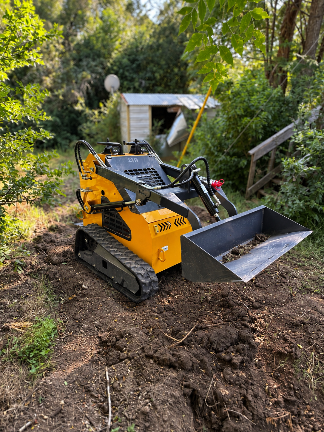 ZJ-380 mini skid steer with bucket